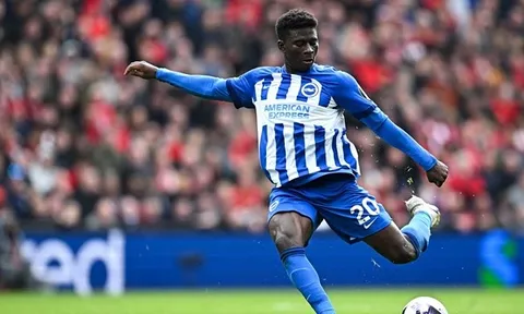 Trẻ hóa tuyến giữa là nước cờ khôn ngoan của Man United