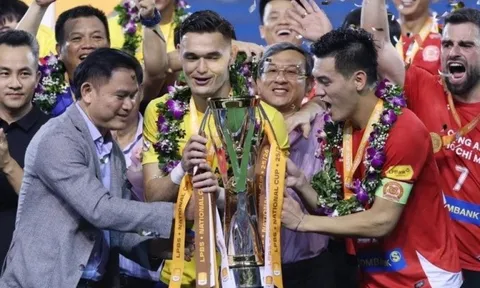 Patrik Lê Giang nhận mưa lời khen từ HLV Phùng Thanh Phương