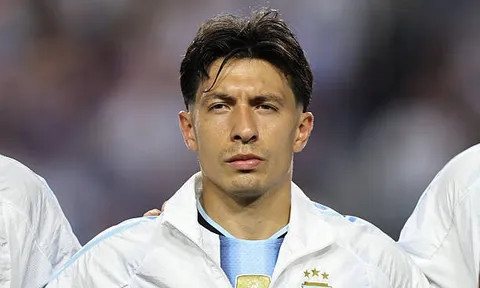 Lisandro Martinez có thể đá trái sở trường ở trận Argentina ra quân