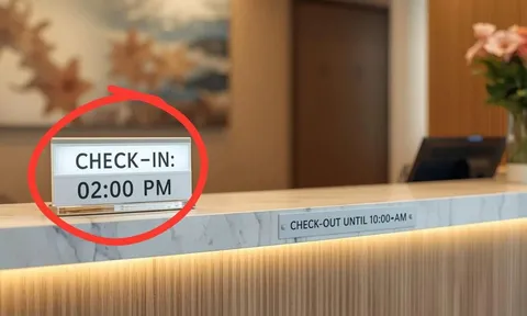 Vì sao giờ nhận phòng khách sạn luôn là 14h và phải trả phòng trước 12h?