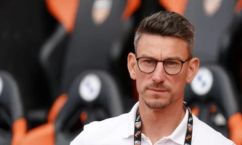 Chân dung Laurent Koscielny: Vết sẹo Arsenal và hành trình đến kiến trúc sư trưởng Lorient