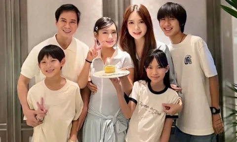 Lý Hải - Minh Hà mừng ngày vui của ái nữ xinh như hoa hậu, gia đình 6 người được nhận xét là: "Tiết kiệm Face ID"