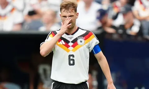 Kimmich lo lắng vì rắn độc xuất hiện tại căn cứ tuyển Đức