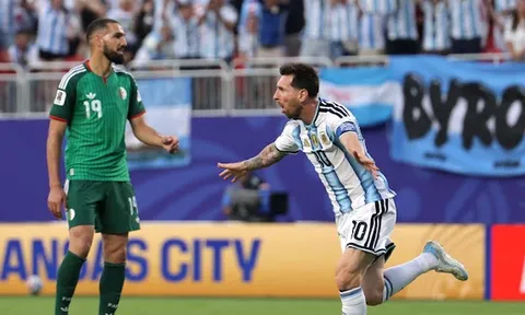 Argentina 3-0 Algeria: Messi lập hat-trick