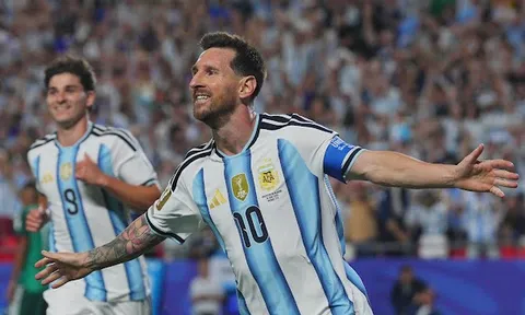 Messi lập hat-trick siêu đẳng, Argentina thắng đậm Algeria