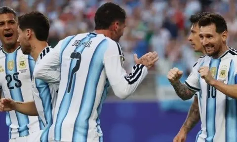 Rodrigo De Paul ngả mũ với màn trình diễn của Messi
