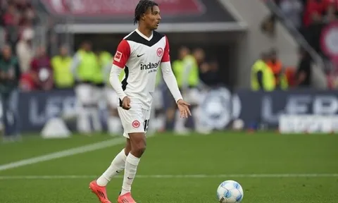 Arsenal săn máy chạy 37 km/h Jean-Matteo Bahoya