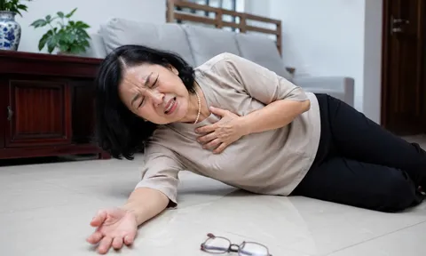 5 biểu hiện cảnh báo cơn đột quỵ sớm: Có 1 cũng nên gọi cấp cứu