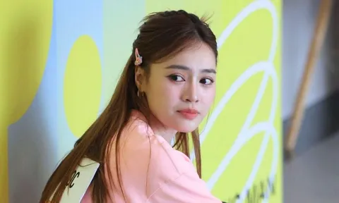 Ninh Dương Lan Ngọc để lộ gương mặt phờ phạc, thiếu sức sống