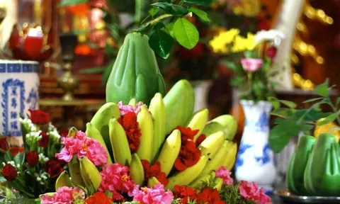 Khung giờ đẹp thắp hương ngày mai - Tết Đoan Ngọ 5/5 âm lịch, 4 thứ không thể thiếu trên bàn thờ để đón phước lộc