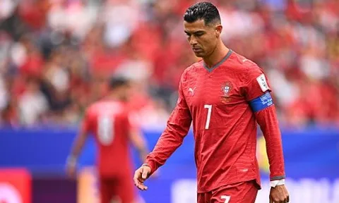 Khi kỷ lục của Ronaldo bị lu mờ bởi sự quả cảm từ người Congo