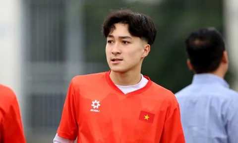 Cựu sao U17 Việt Nam tri ân gia đình khi tới Ligue 2