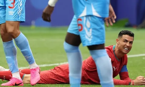 Vì sao Ronaldo chỉ được chấm 6,5 điểm ngày ra quân World Cup?