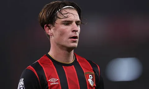 Arsenal đàm phán mua Alex Scott từ Bournemouth