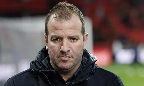 Van der Vaart xin lỗi vì trò đùa nhạy cảm về tuyển Nhật