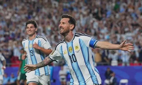 Messi vĩ đại sánh bước cùng Klose trong kỳ World Cup dị biệt