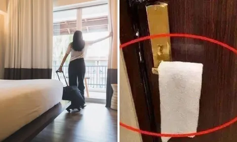 Nhiều người thường treo khăn ướt trên tay nắm cửa ở khách sạn: Vì sao?