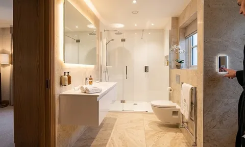 Tại sao chuyên gia khách sạn khuyên bạn nên bật đèn nhà vệ sinh suốt cả đêm?
