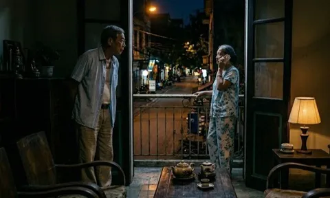U60 tái hôn với vợ kém 14 tuổi, vô tình nghe thấy cuộc điện thoại lúc 3 giờ sáng, hôm sau tôi ly hôn