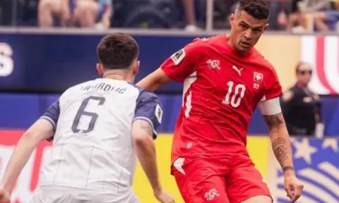 Xhaka đáp trả chỉ trích sau trận thắng Bosnia