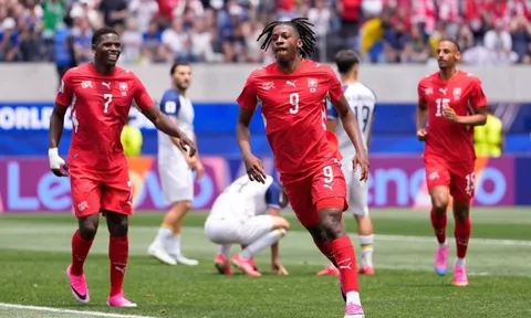 5 dấu ấn Thụy Sĩ 4-1 Bosnia: 'Siêu dự bị' Manzambi; Bản lĩnh nơi Xhaka