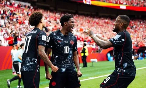 David lập hat-trick, Canada đè bẹp 9 người Qatar với tỷ số 6-0