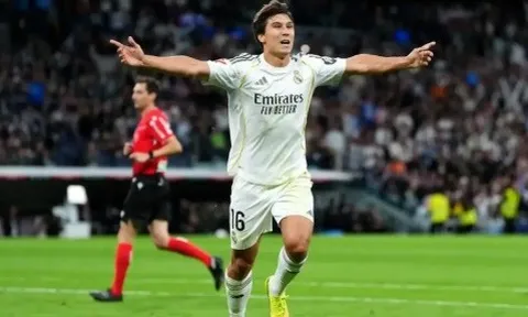 Ngọc quý Real trên đường rời Bernabeu