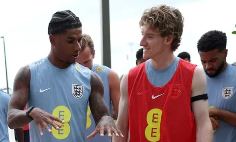 Cuộc chiến với Gordon định đoạt tương lai của Rashford