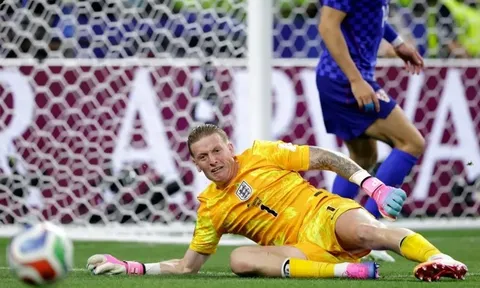 Petit lo ngại Pickford khiến tuyển Anh mất World Cup