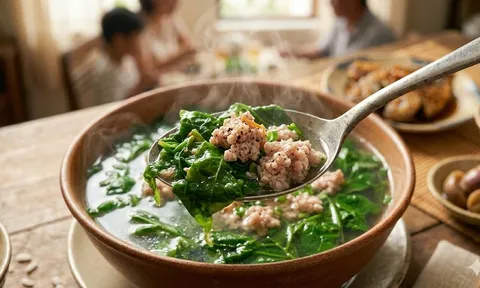 Canh rau ngót nấu thịt: Món ăn dân dã ai cũng mê, công thức nấu đơn giản mà cực ngọt