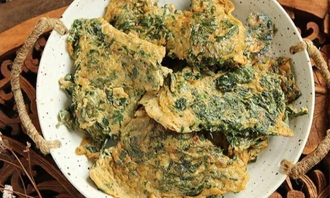 Loại rau mọc cả ở ven đường có vị khó xơi, nhưng đem nấu với trứng được món ngon bổ, tốt cho cơ thể chị em