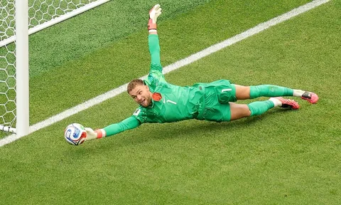 Xuất thần ở World Cup, Newcastle có thêm lý do để "phá két" vì Verbruggen
