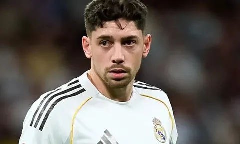 Real Madrid giữ chân Federico Valverde bất chấp cuộc cải tổ