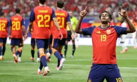 Lamine Yamal lọt top 10 cầu thủ trẻ nhất ghi bàn tại World Cup