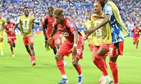 Uruguay 2-2 Cape Verde: Cape Verde sáng cửa đi tiếp