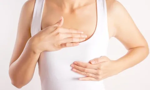 5 dấu hiệu cảnh báo bệng K vú ở phụ nữ: Ai cũng nên biết sớm