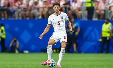 Chuyên gia khuyên HLV Tuchel loại Stones trước trận Ghana