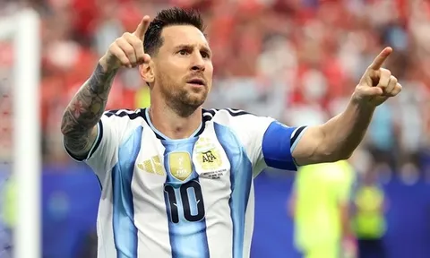 BLV BBC đùa Messi cố tình sút hỏng phạt đền