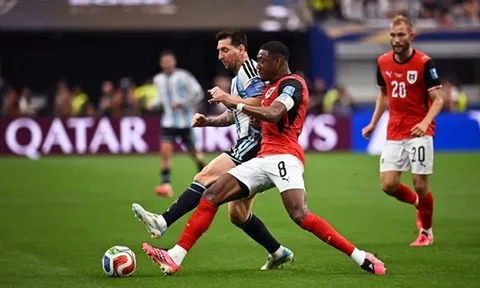 Giải mã tranh cãi xoay quanh bàn thắng kỷ lục của Messi