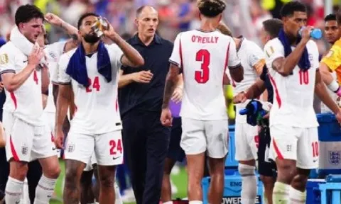 Thomas Tuchel chỉ trích FIFA vì quy định nghỉ tiếp nước