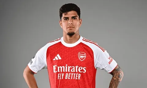 Tin đồn chuyển nhượng tối 23/6: Real Madrid săn Hincapie; Arsenal tranh mua Barcola