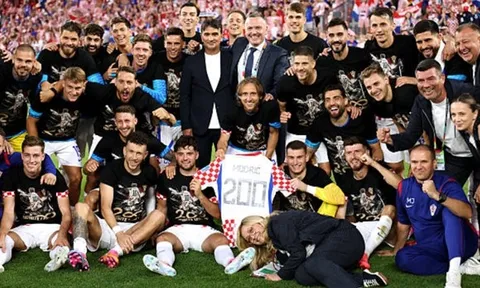 Khoảnh khắc Modric đón trận thứ 200 ngày Croatia hạ Panama