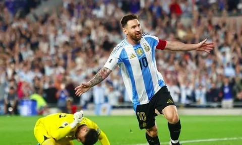 Agbonlahor tin Messi sẽ dự World Cup 2030