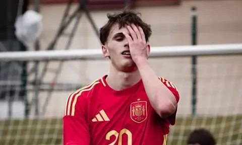 Atletico "trả đũa" Real Madrid bằng việc chiêu mộ Alvaro Vega