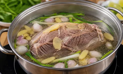 Luộc thịt đậy vung kín mít là dại: Chuyên gia chia sẻ cách luộc thịt thải sạch độc tố, an tâm mà ăn
