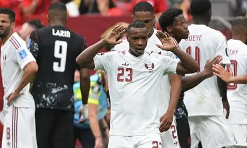 FIFA treo giò sao Qatar 5 trận do làm gãy chân Ismael Kone