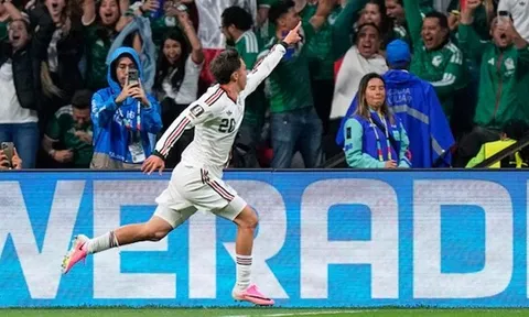 Mexico tiễn CH Séc rời World Cup trong ngày Ochoa lập kỷ lục