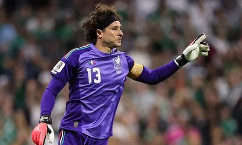 Guillermo Ochoa đi vào lịch sử World Cup trong ngày Mexico hạ CH Séc