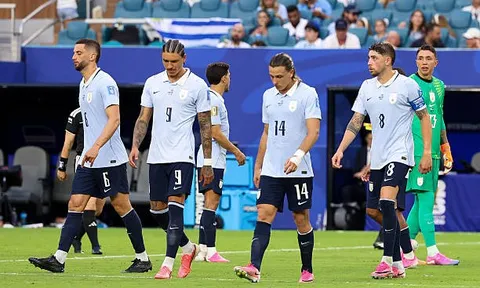 Valverde và dàn sao Uruguay công khai nổi loạn chống Bielsa