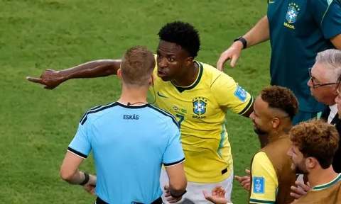 Brazil gửi đơn kiện trọng tài lên FIFA, lấy bàn thắng của Messi làm bằng chứng
